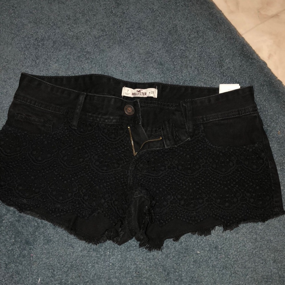 Black Hollister shorts with lace
